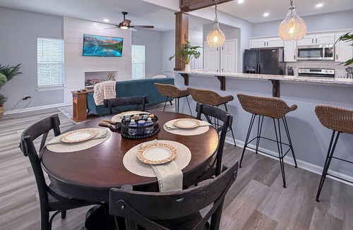 Kings Grant House | Salt & Reed ~ Near Novant & ILM Hospitals ~ 14+ Night Stays