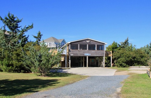 Salvo House | SALVO STARRY NIGHTS Beach House Bliss 5 min walk to beach