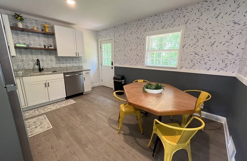 Winston - Salem House | Sapphire Shire - The Most Charming Home Near Wake Forest University!