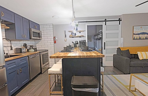 Snowshoe Condo | SC 5606: Top-notch & exclusive w/pool. Perfect for your next summer getway!