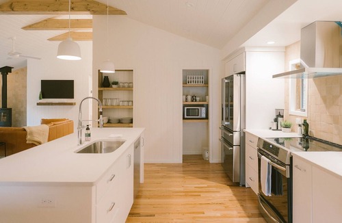 Lansing Cabin | Scandi Cabin on 105 acres: Hot Tub/Sauna/Views/EV,