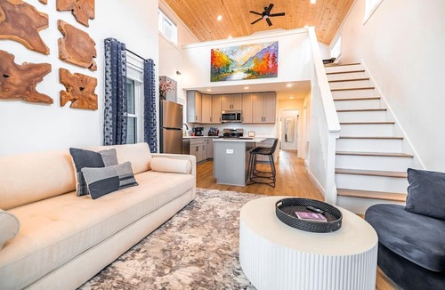 Monteagle Cabin | Scenic Bluffside Tiny Home Retreat with Kid-Friendly Loft near South Cumberland in Monteagle, Tennessee