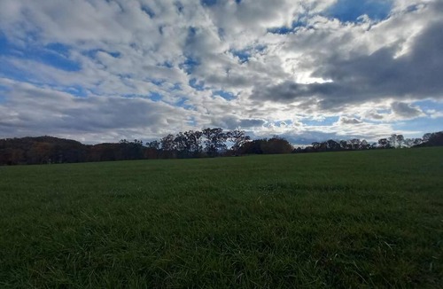 Rockholds House | Scenic Farm with lots to do and lots of room