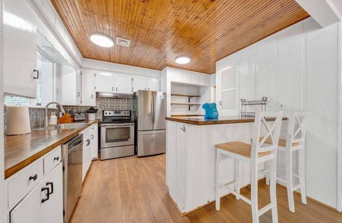 Goodview House | Scenic Point - Private Lakefront Home w/Dock, Fire pit, outside shower & Hot tub