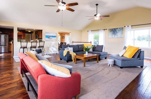 Warsaw Cottage | Scenic Waterfront Oasis: Pet-friendly : Near ARK