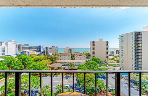 Myrtle Beach Apartment | Sea Breeze Splendor