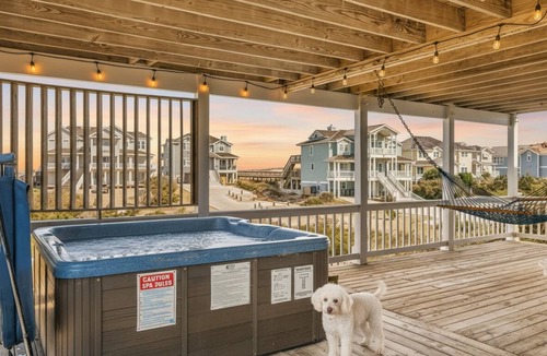 Nags Head House | Sea Captain's House | Ocean Views, Pool, Sleeps 16 Arcade, Bikes, Loaded