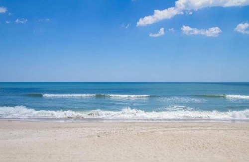 North Carolina Coast House | Seaside Cottage B by Carolina Beach Realty