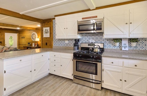 Wildwood Cabin | Secluded cabin near Chattanooga with W/D, AC & outdoor space - dog-friendly