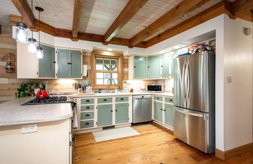 Brevard Cabin | Secluded Cabin on Private 6 Acres w/2 Waterfalls & 4 Streams Near Brevard
