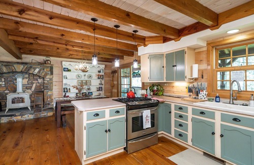 Brevard Cabin | Secluded Cabin on Private 6 Acres w/2 Waterfalls & 4 Streams Near Brevard