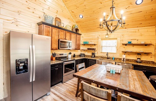Bryson City House | Secluded in woods-1 mile from Smoky Mtn Nat'l Park & Great Smoky Mtn Railway