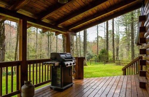 Brevard House | Secluded Lodge with Hot Tub! Outdoor enthusiast's dream!