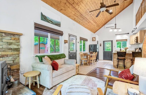 Bergton Cabin | Secluded Mountain Cabin w/Hot Tub, Fire Pit, + Game Loft Near Bryce Resort