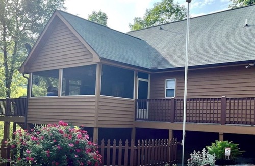Flat Hollow Marina House | Secluded No Wake Cove - Private Covered Dock-Screened Porch-Kayaks