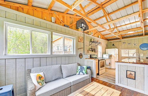Livingston Cottage | Secluded on 10 Acres: Livingston Getaway w/Sauna!
