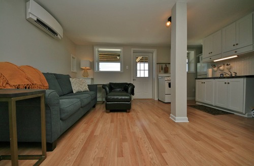 Decherd Cabin | Secluded Scandinavian Style Cabin/20 private acres/View/Hot Tub/Game Room