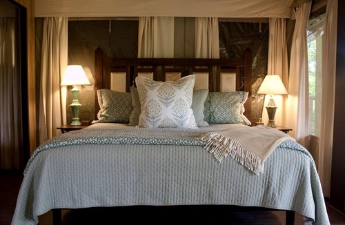 Zirconia Cabin | Secluded Tree Tent with Outdoor Soaking Tub & Pizza Oven Near Blue Ridge Waterfalls, Zirconia, North Carolina