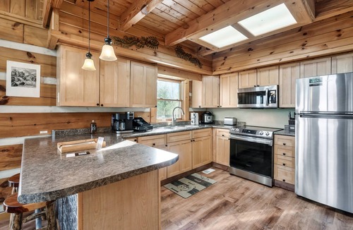 Smoky Mountains Cabin | Secluded Wood Fireplace View Hot Tub Early CheckIn
