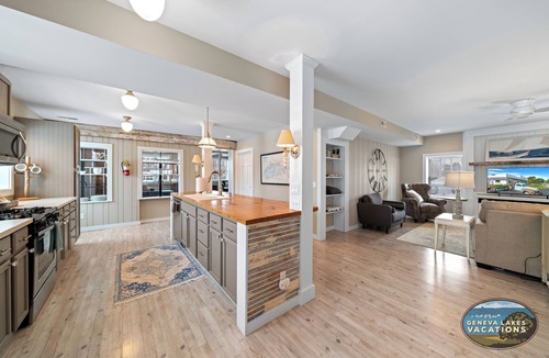 Walworth Apartment | Second Level Elevated Escape |The Crows Nest | 1.9 miles to Fontana and Abbey Resort