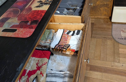 Eclectic House | Serene 3-bedroom cabin in charming Eclectic 10 mins to monster mountain,