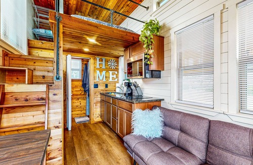 Harper Cabin | Serene cabins with full kitchens, AC + free wifi