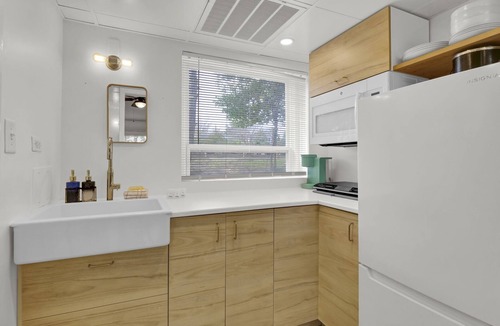Airlie Condo | Serene Coastal Escape @ The Waterway