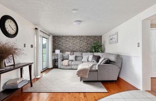 Augusta House | Serene Mountain Cottage with Hot Tub & Pond Views Near Berkeley Springs, West Virginia