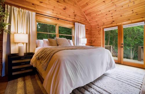 Tazewell House | Serene Mtn Cabin Retreat Lake Access Hot Tub