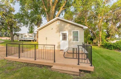 Barrett Resort | Serene Waterfront Cabin on Barrett Lake – Your Peaceful Escape Awaits