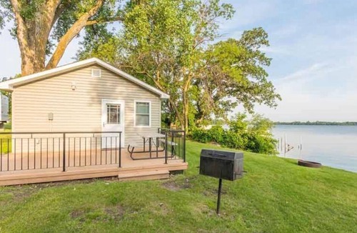 Barrett Resort | Serene Waterfront Cabin on Barrett Lake – Your Peaceful Escape Awaits