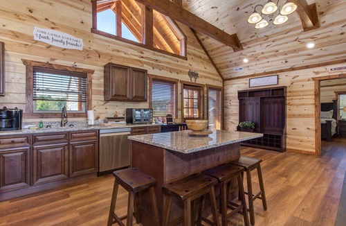 Sevierville Villa | Sevierville 140 - Eight Bedroom Villa, Sleeps 32