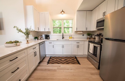 Monteagle House | Sewanee, Caverns,Waterfalls, Hike : Basecamp Tiny