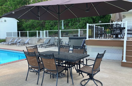 Orbisonia House | Shadow Ridge Farm & Retreat - Pool, Hot Tub, Pickleball & Pond - sleeps 35