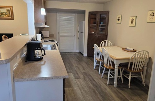 Harrisburg Apartment | Shawnee Forest Retreat, Suite A, near Garden of the Gods, Southern IL