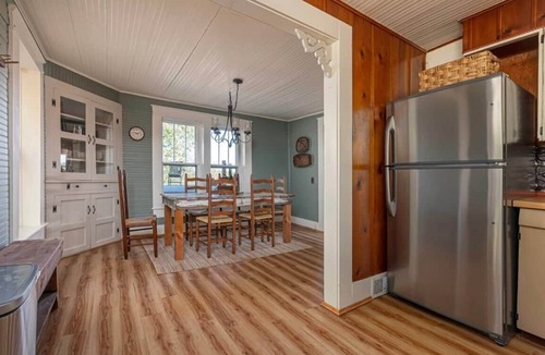 Elizabethtown House | Shawnee |Original Log Cabin Overlooking Ohio River