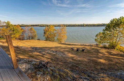 Elizabethtown House | Shawnee |Original Log Cabin Overlooking Ohio River