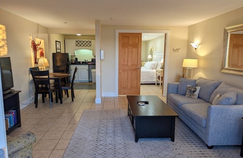 Edgecomb Apartment | Sheepscot Harbour Studio #205