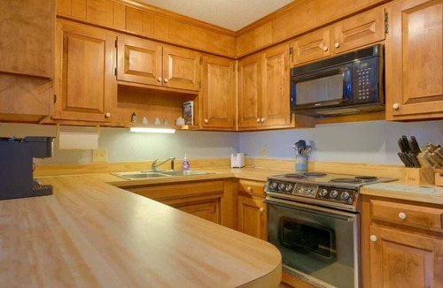 Sneads Ferry Condo | Shipwatch Villas 1415 - Oceanfront - Pool - Elevator