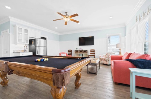 Holden Beach House | Shore Thing is a 7 bedroom, 5.5 bathroom home w/private pool & elevator