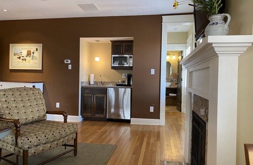 Bloomington Bed & Breakfast | Showers Inn