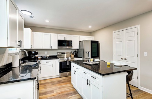Noblesville House | Shuffleboard~Hot Tub~Arcade~Foosball~Spacious for Groups~7 Min to Ruoff