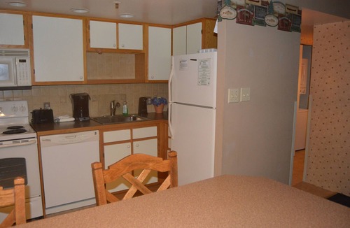 Snowshoe Condo | Silver Creek 1703 - 2 Bdrm Condo, A/C, Indoor/Outdoor Pool & Hot Tub
