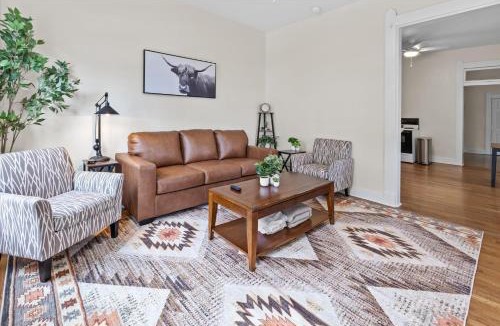Holy Cross House | Simple Comfort 1 Bed 1 Bath Near Downtown Indy