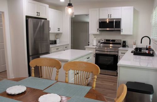 Murray House | Simple home base in Murray, KY near hospital & campus