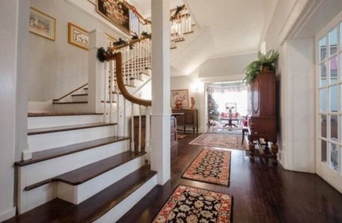 Roselawn Finance Bed & Breakfast | Six Acres Bed & Breakfast