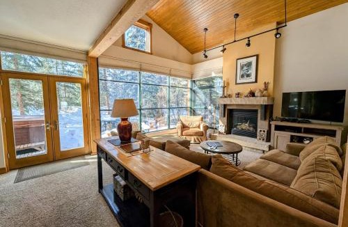 Keystone House | Ski Tip Ranch 8701 by SummitCove Lodging in Colorado