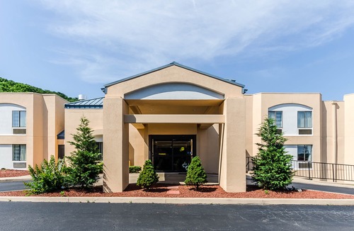 Cave Spring Hotel | Sleep Inn Tanglewood