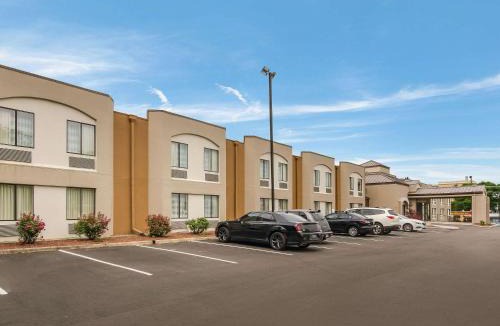 Cave Spring Hotel | Sleep Inn Tanglewood