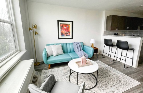 Walnut Hills Apartment | Sleepover: Classy 1BD/1BA + Gym - Downtown Cincinnati